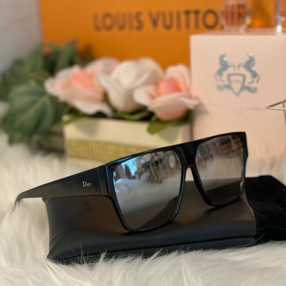 ❗️SOLD❗️Dior sunglasses - Picture 3 of 6